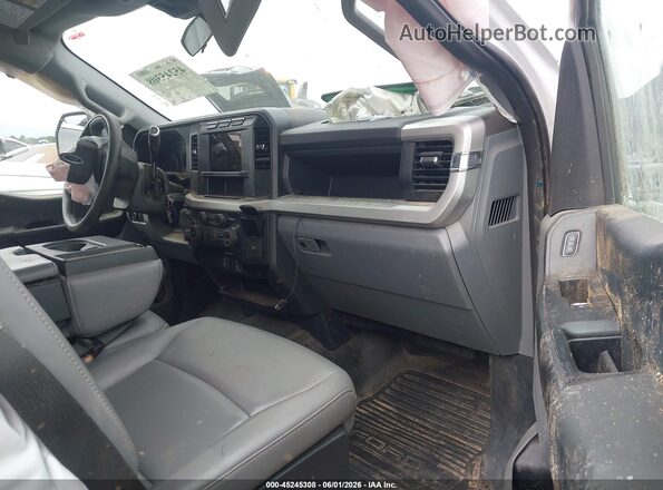 1FT7W2AA2REF47237 2024 FORD F-250 White Widok wnętrza z przodu
