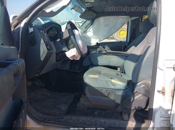 1FT7W2B63GEC44345 2016 FORD F-250 White Вид салону спереду