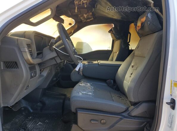 1FT7W2BA5SEC45249 2025 FORD F250 White Widok wnętrza z przodu