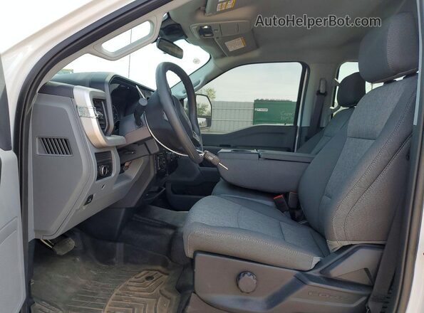 1FT7W2BA6TEC65933 2026 FORD F250 White Widok wnętrza z przodu