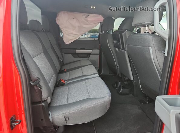 1FT7W2BAXTED01784 2026 FORD F250 Red Widok tylnych siedzeń