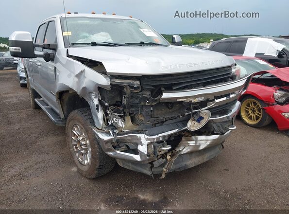 1FT7W2BT8HEE81808 2017 FORD F-250 Silver Front view