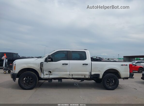 1FT7W2BT8PEC37820 2023 FORD F-250 White Vista interior de 360 grados
