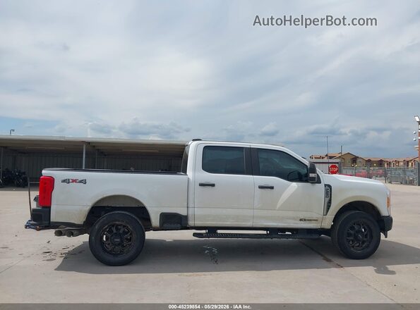 1FT7W2BT8PEC37820 2023 FORD F-250 White Vista interior trasera