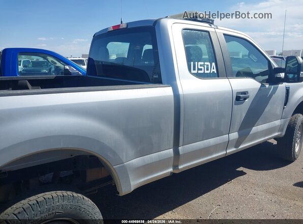 1FT7X2B67JEC22160 2018 FORD F-250 Серебряный Задняя правая четверть