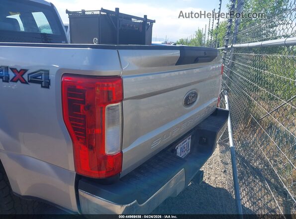 1FT7X2B67JEC22160 2018 FORD F-250 Серебряный 