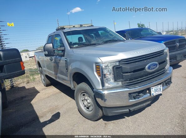 1FT7X2B67JEC22160 2018 FORD F-250 Серебряный Вид задней части салона