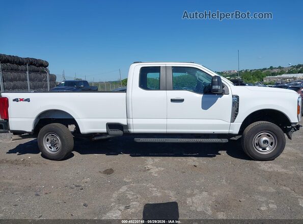 1FT7X2BA3SED56623 2025 FORD F-250 White სალონის 360-გრადუსიანი ხედი