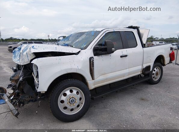 1FT7X2BA7PED19078 2023 FORD F-250 White წინა მარცხენა ხედი სამი მეოთხედიდან