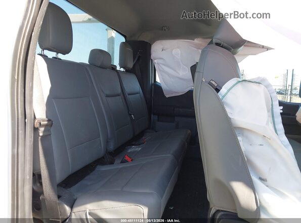 1FT7X2BT7PEC28474 2023 FORD F-250 White Vista de la etiqueta del VIN