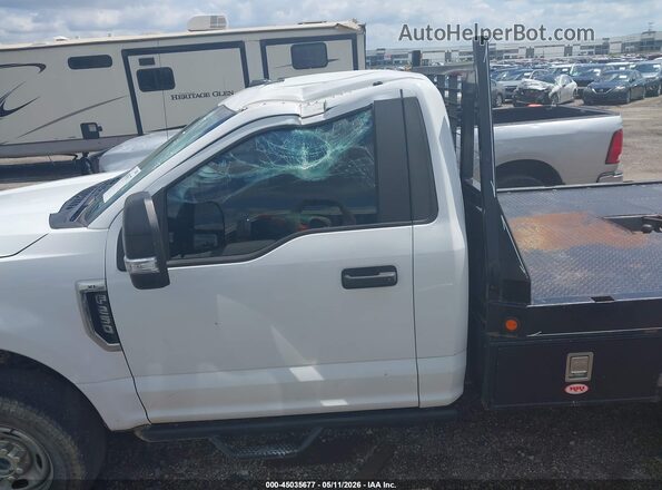1FTBF2B65JEB49951 2018 FORD F-250 White 360 interior view