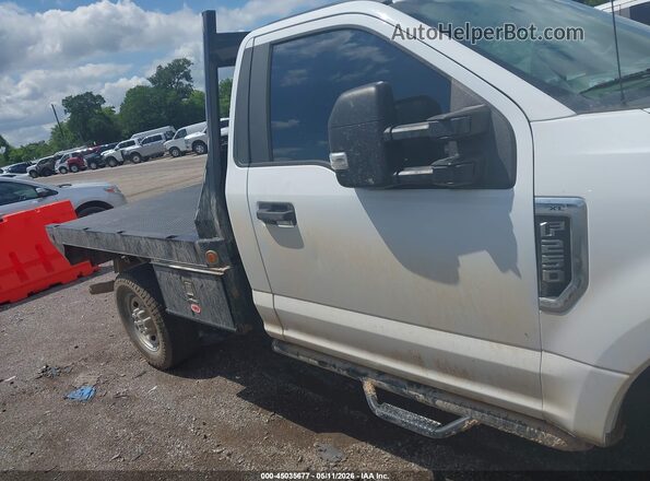 1FTBF2B65JEB49951 2018 FORD F-250 White Rear interior view