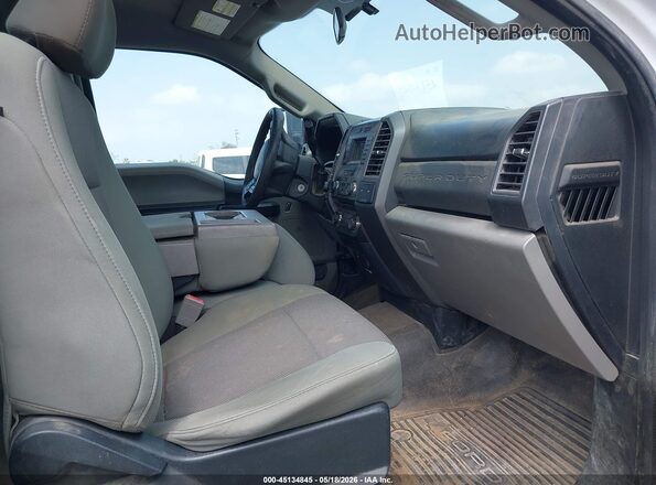 1FTBF2B69JEC69932 2018 FORD F-250 White Front interior view