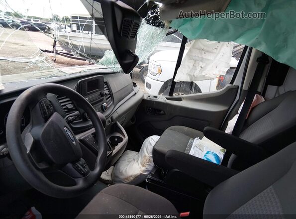 1FTBR1XG2RKA09131 2024 FORD TRANSIT-250 White Front interior view