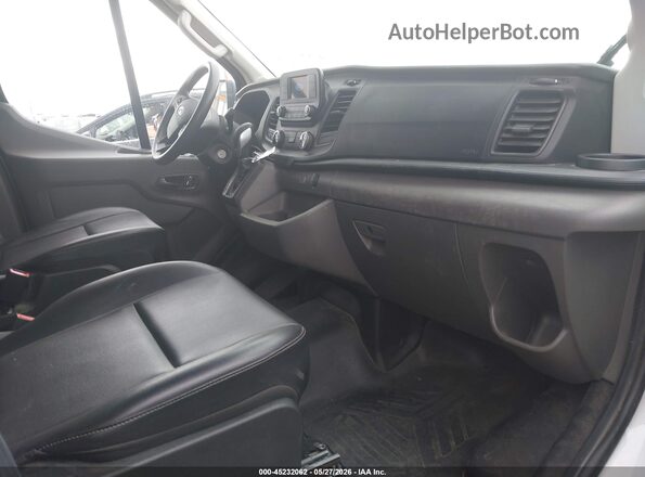 1FTBR2X86RKA73686 2024 FORD TRANSIT-250 White Widok wnętrza z przodu