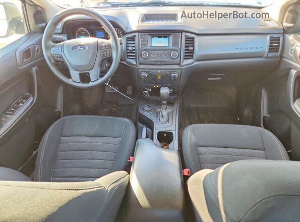 1FTER4FH9KLB17660 2019 FORD RANGER Белый Вид панели приборов