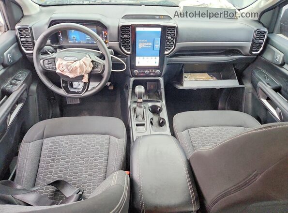 1FTER4GH1RLE03673 2024 FORD RANGER Черный Вид панели приборов