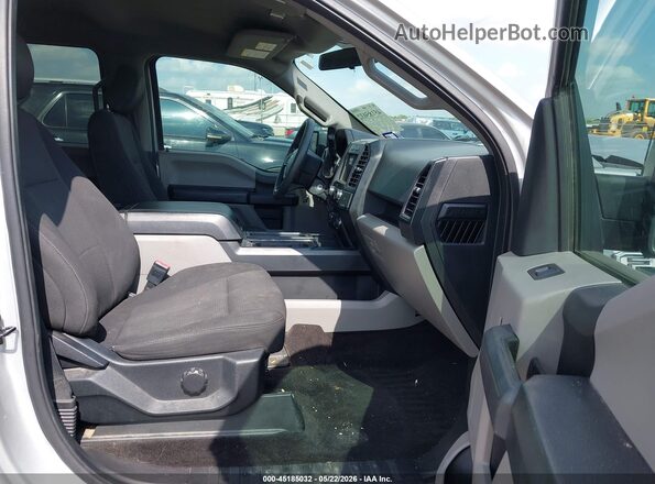 1FTEW1CP2JKC22757 2018 FORD F150 Silver Vista interior delantera