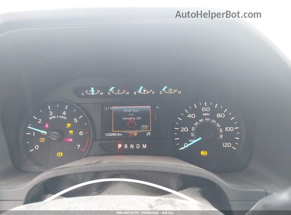 1FTEW1CP7KKC09312 2019 FORD F150 Белый Вид задних сидений