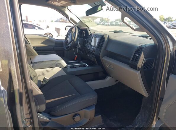 1FTEW1CPXJKF62223 2018 FORD F150 Gray Front interior view