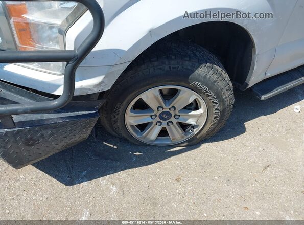1FTEW1EG2JKD72901 2018 FORD F150 White Widok z przodu