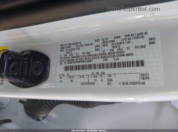 1FTEW1EP0PFB12997 2023 FORD F150 White Vista del compartimento del motor