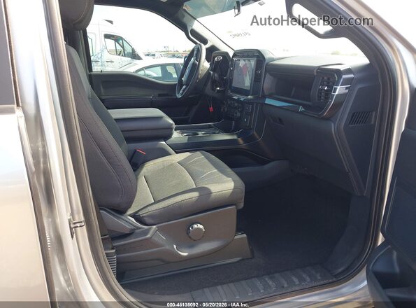 1FTEW2LP0RFA18968 2024 FORD F150 Silver Widok wnętrza z przodu