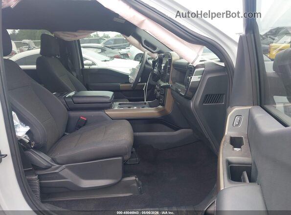1FTEW2LP3RFB13783 2024 FORD F150 Gray Vista interior delantera