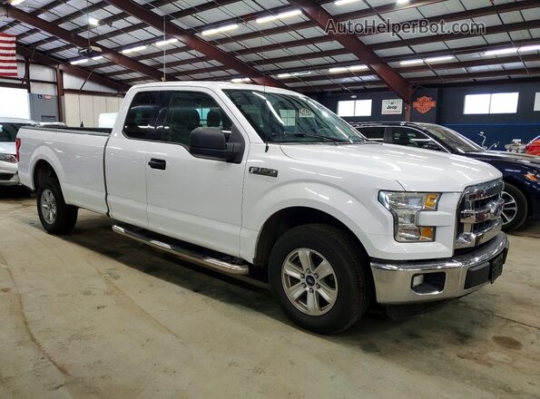 1FTEX1CF6GKE66554 2016 FORD F150 White Front right