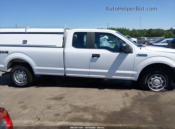 1FTEX1E56JKG08915 2018 FORD F150 White Widok wnętrza z tyłu