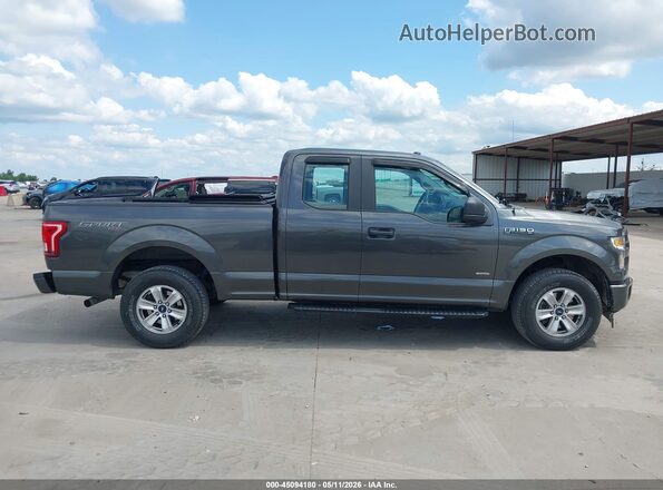 1FTEX1EP0HFC19353 2017 FORD F150 Gray Widok wnętrza z tyłu