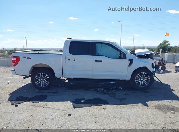1FTFW1E50PKE76573 2023 FORD F150 White Widok zestawu wskaźników
