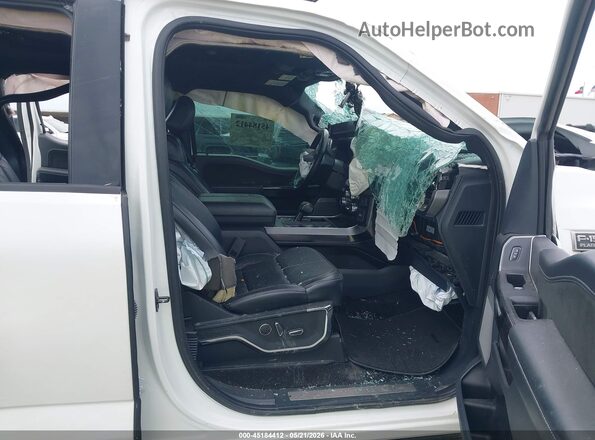 1FTFW1E52NFB73011 2022 FORD F150 White Front interior view