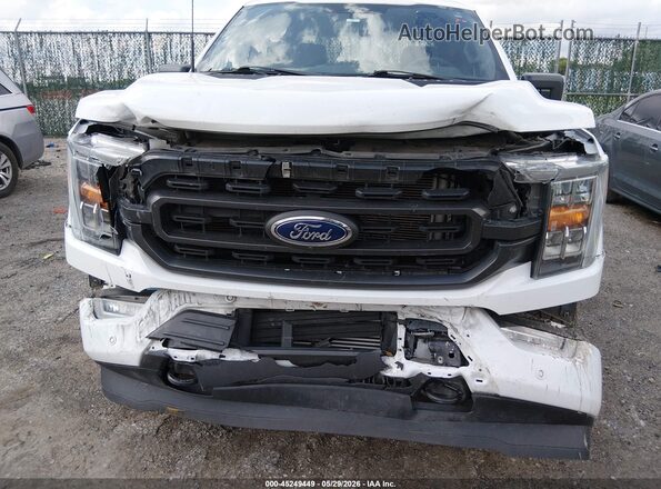 1FTFW1E82PKD03440 2023 FORD F150 White Widok z przodu