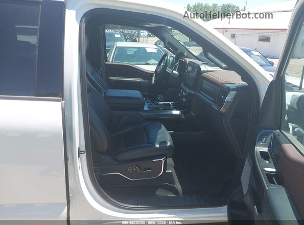 1FTFW1ED1PFC96342 2023 FORD F150 White Widok wnętrza z przodu