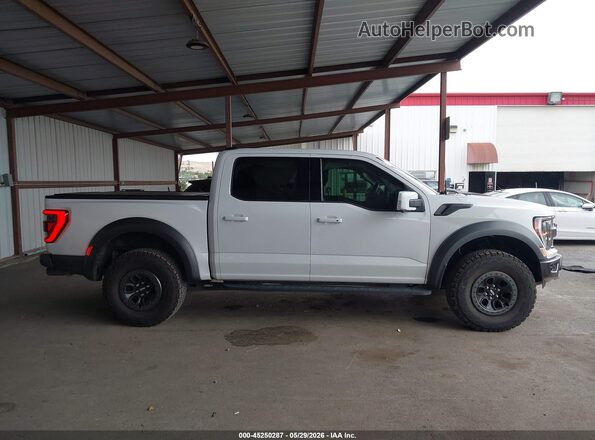 1FTFW1RG4NFC44401 2022 FORD F150 White Вид задньої частини салону