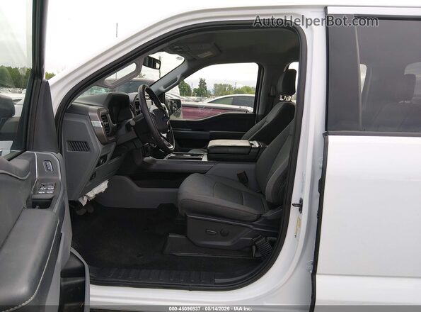 1FTFW3L84RKF66952 2024 FORD F150 Белый Вид салона спереди