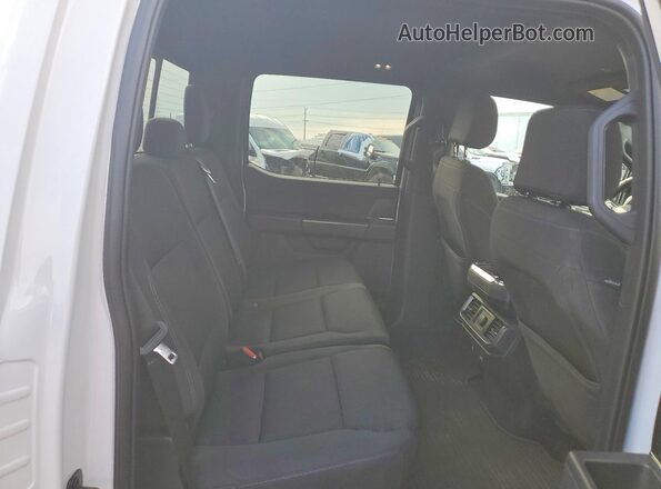 1FTFW3L89RKF80605 2024 FORD F150 White Widok tylnych siedzeń