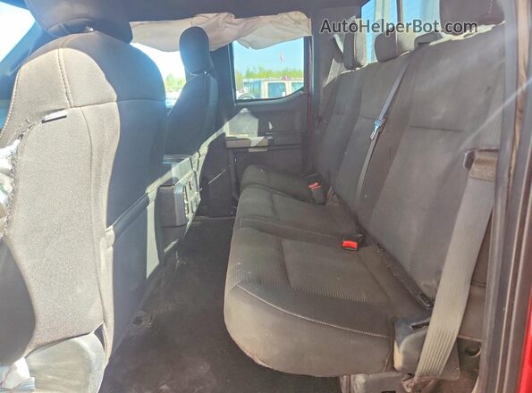 1FTFX1EF2HKE15927 2017 FORD F150 Red Rear seats view
