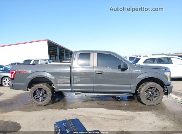 1FTFX1EFXHFB05226 2017 FORD F150 Gray Rear interior view