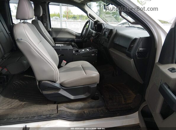 1FTFX1EFXHFB23676 2017 FORD F150 White Vista interior delantera