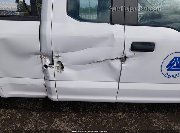 1FTFX1EFXHFB23676 2017 FORD F150 White Vista frontal