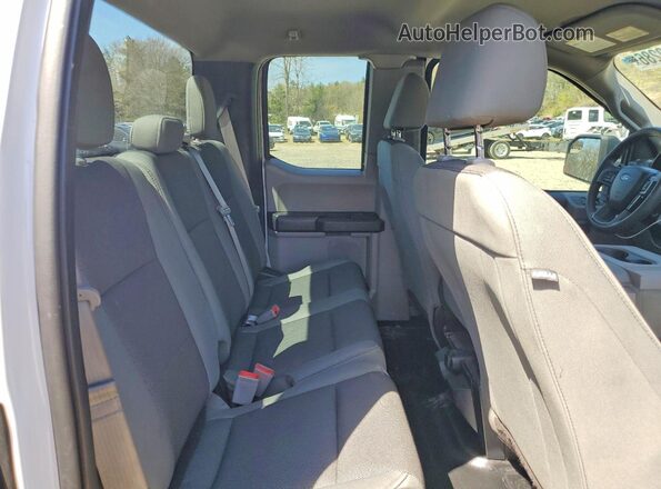 1FTFX1EG8JKD24448 2018 FORD F150 White 