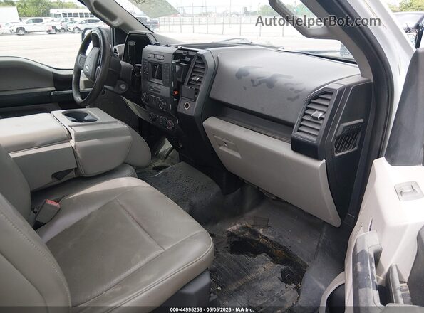 1FTMF1C53KKC90299 2019 FORD F150 White Vista interior delantera