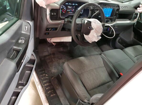 1FTMF1CB1PKE69390 2023 FORD F150 White Вид панелі приладів