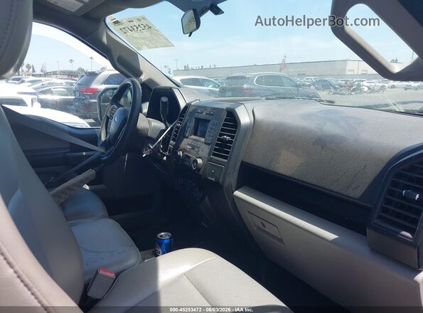 1FTMF1CBXJKE02598 2018 FORD F150 White Вид салону спереду