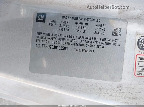 1G1FF3D70J0102586 2018 CHEVROLET CAMARO Silver Vista del compartimento del motor