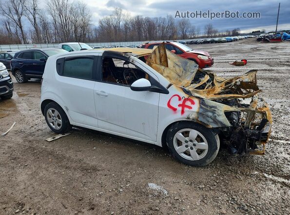 1G1JA6SH2G4155748 2016 CHEVROLET SONIC White Delantero derecho