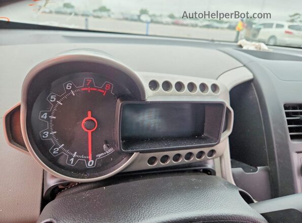 1G1JA6SH2G4170640 2016 CHEVROLET SONIC White Vista del cuadro de instrumentos