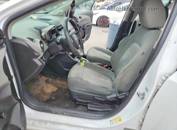 1G1JA6SH2G4170640 2016 CHEVROLET SONIC White Vista interior delantera